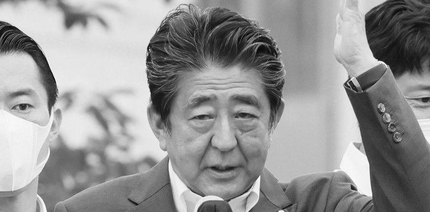 Nie żyje były premier Japonii. Doszło do bestialskiego zamachu [WIDEO]