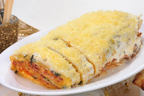 SLANI ROLAT je omiljeno predjelo u Srbiji: Imamo NAJBOLJI RECEPT naših domaćica, malo šunke, malo ajvara... ma PRSTE DA POLIŽEŠ!