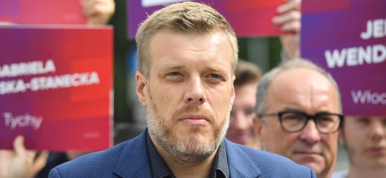 Afera wokół Pegasusa. Zandberg: Jeżeli dochodzi do inwigilacji, Ziobro i Kamiński odpowiedzą za to już tej jesieni