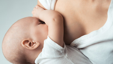 Usypianie niemowlęcia a karmienie piersią