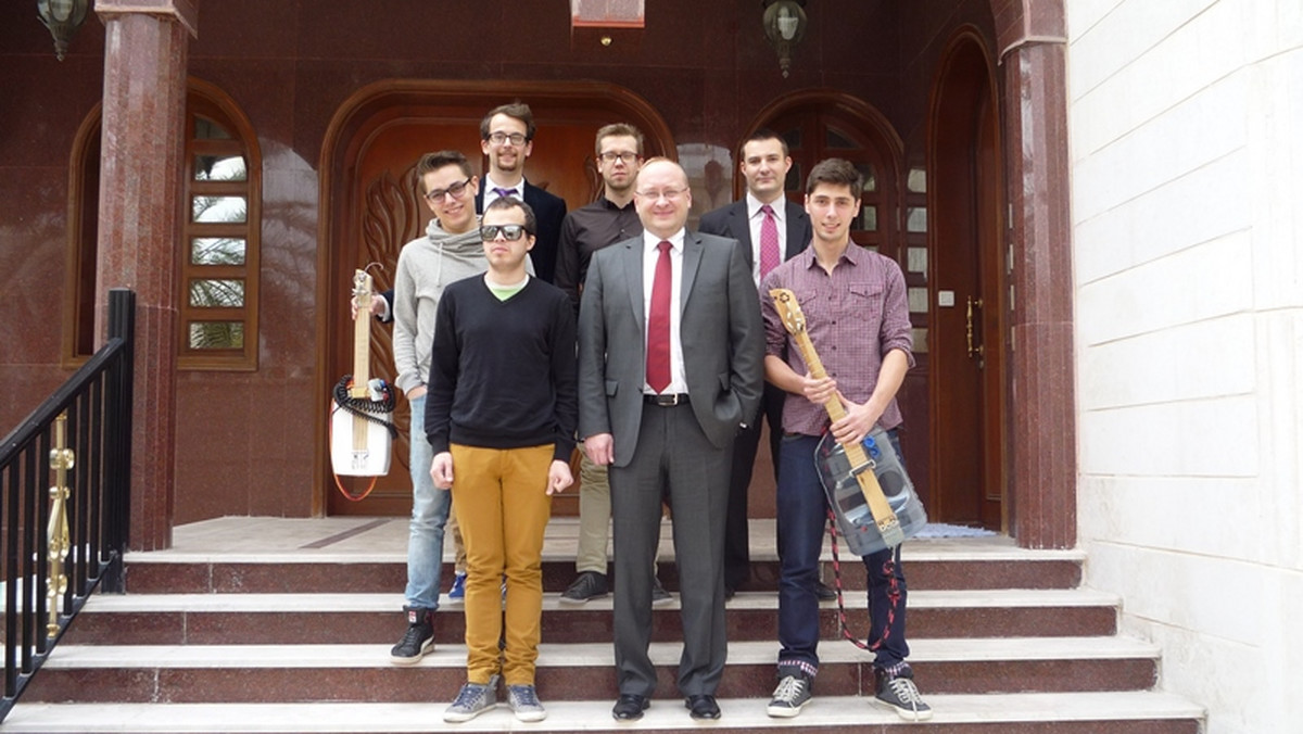 Recycling Band to grupa młodych muzyków grających na własnoręcznie wykonanych instrumentach z bioodpadów. Zespół reprezentował w lutym Polskę na międzynarodowym festiwalu w Kuwejcie. Grupą zainteresowały się tamtejsze media, Recycling Band nagrali specjalny kilp dla telewizji w Kuwejcie oraz udzielił licznych wywiadów. Grupa została też zaproszona do Ambasadora RP w Kuwejcie, Grzegorza Olszaka.