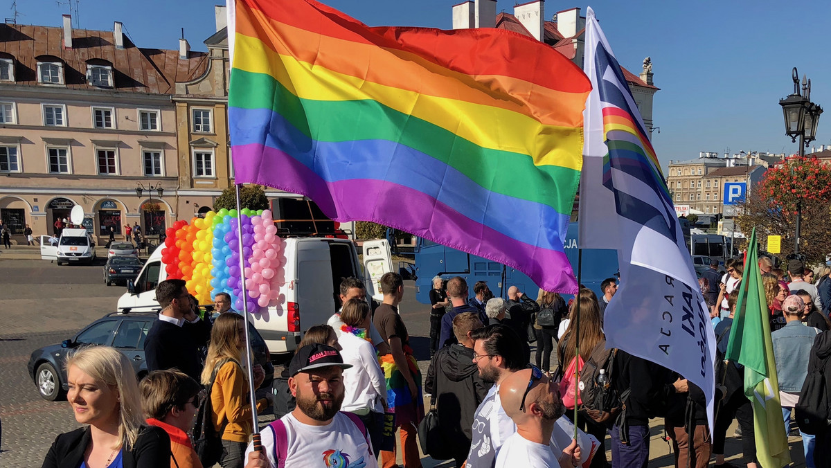 Prezydent Lublina Krzysztof Żuk wydał dziś zakaz organizacji Marszu Równości. Wydarzenie miało się odbyć w sobotę 28 września. Prezydent, podejmując taką decyzję, kieruje się względami bezpieczeństwa. Organizatorzy będą mogli odwołać się do sądu.