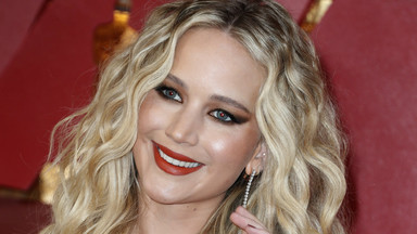 Oscary 2018. Jennifer Lawrence w srebrnej sukni. Wygląda dobrze?