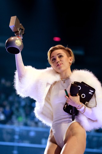 Miley Cyrus na gali MTV EMA 2013