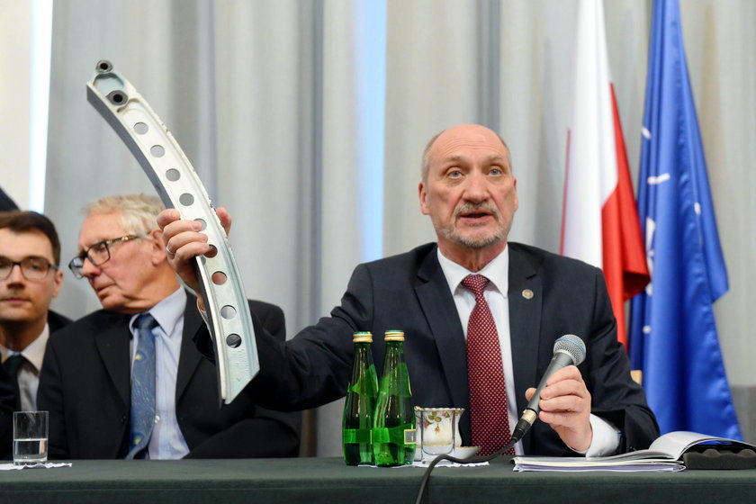 Antoni Macierewicz krytykuje artykuł „Sieci” o trotylu