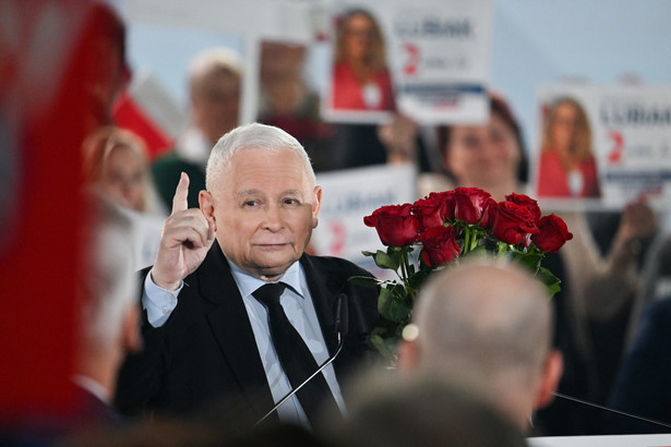 Wizja Kaczyńskiego na wybory samorządowe. "Pokazać żółtą kartkę władzy"