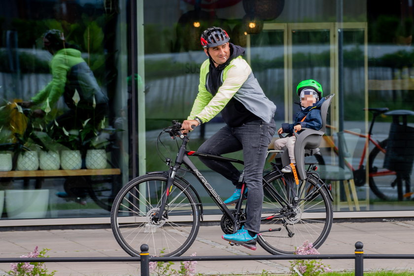 Michał Koterski i Marcela Leszczak zabrali syna na wycieczkę rowerową