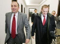 Chwalą Platformę, bo muszą?