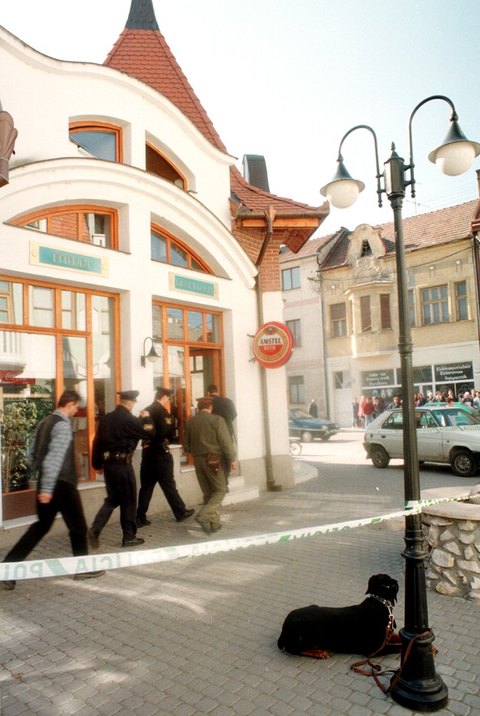 Masaker sa odohral 25. marca 1999 v bare Fontána.