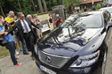 Lexus LS 600h L wiezie Michała Wiśniewskiego i Dominikę Tajner do ślubu (fot. AKPA)