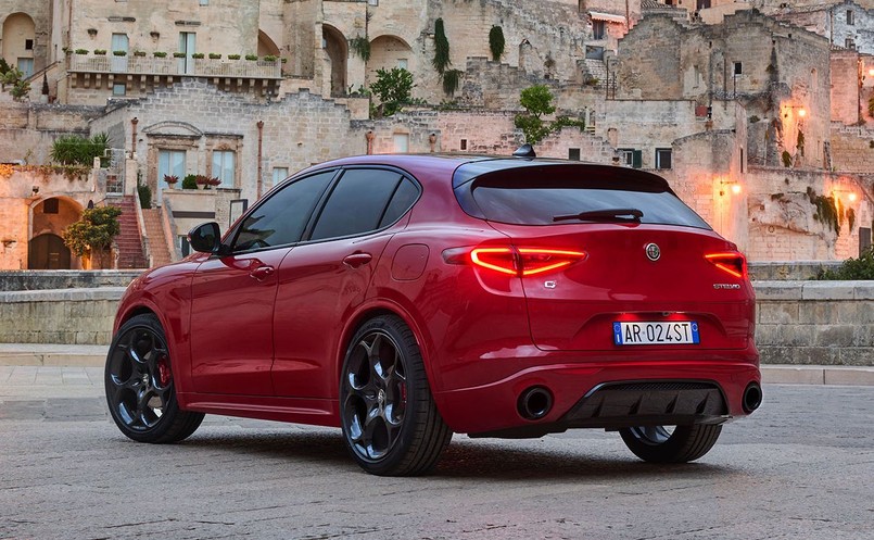 Nowa Alfa Romeo Stelvio Tributo Italiano