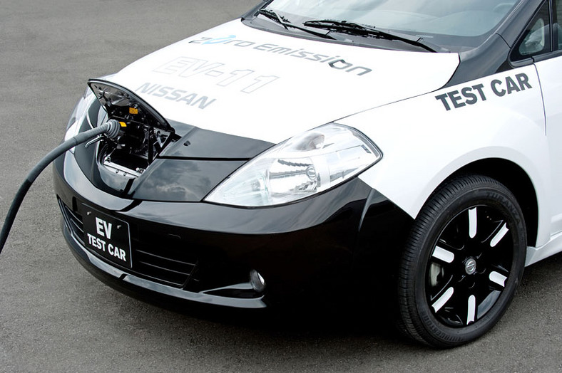 Nissan EV-11: Tiida jako elektromobil na každodenní použití