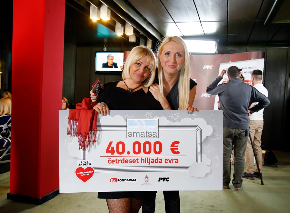 Rekord: Rekord: Alisa Dogramadžieva Živanović, koja je uručila donaciju SMATSA, i Jelena Drakulić Petrović, generalna direktorka „Ringier Axel Springera“