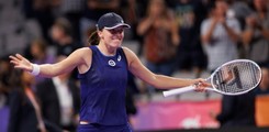 WTA Finals. Iga Świątek zrewanżowała się Caroline Garcii za porażkę w Warszawie
