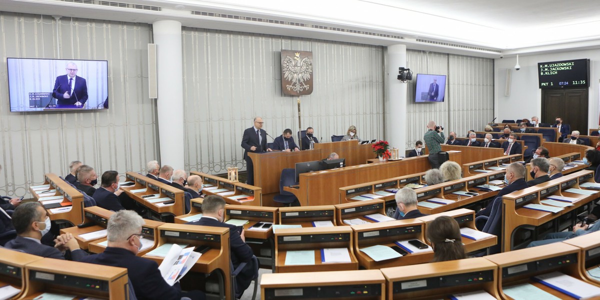 Ustawa po głosowaniu w Senacie trafi teraz pod obrady Sejmu. 