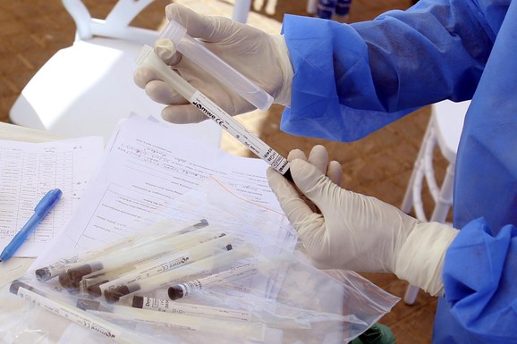 "LEŽAO JE I PATIO KAO DA JE BAČEN U VRELO ULJE" Više od 300 dece u jednom gradu zaraženo opakim virusom: Horor u Pakistanu, svi pokupili infekciju u istoj bolnici?