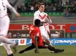 Urwał rywalowi nogę. Drastyczne wideo