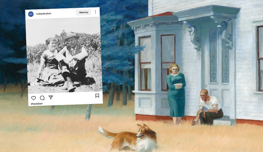 Na zdjęciu Josephine i Edward Hopperowie. W tle obraz: "Wieczór w Cape Code" namalowany przez Hoppera z 1939 r.