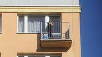 Dwulatek uwięził mamę na balkonie