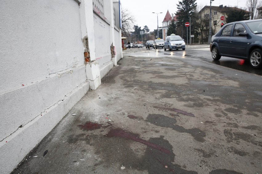 Krv na licu mest otkriva užas koji je voditeljka preživela