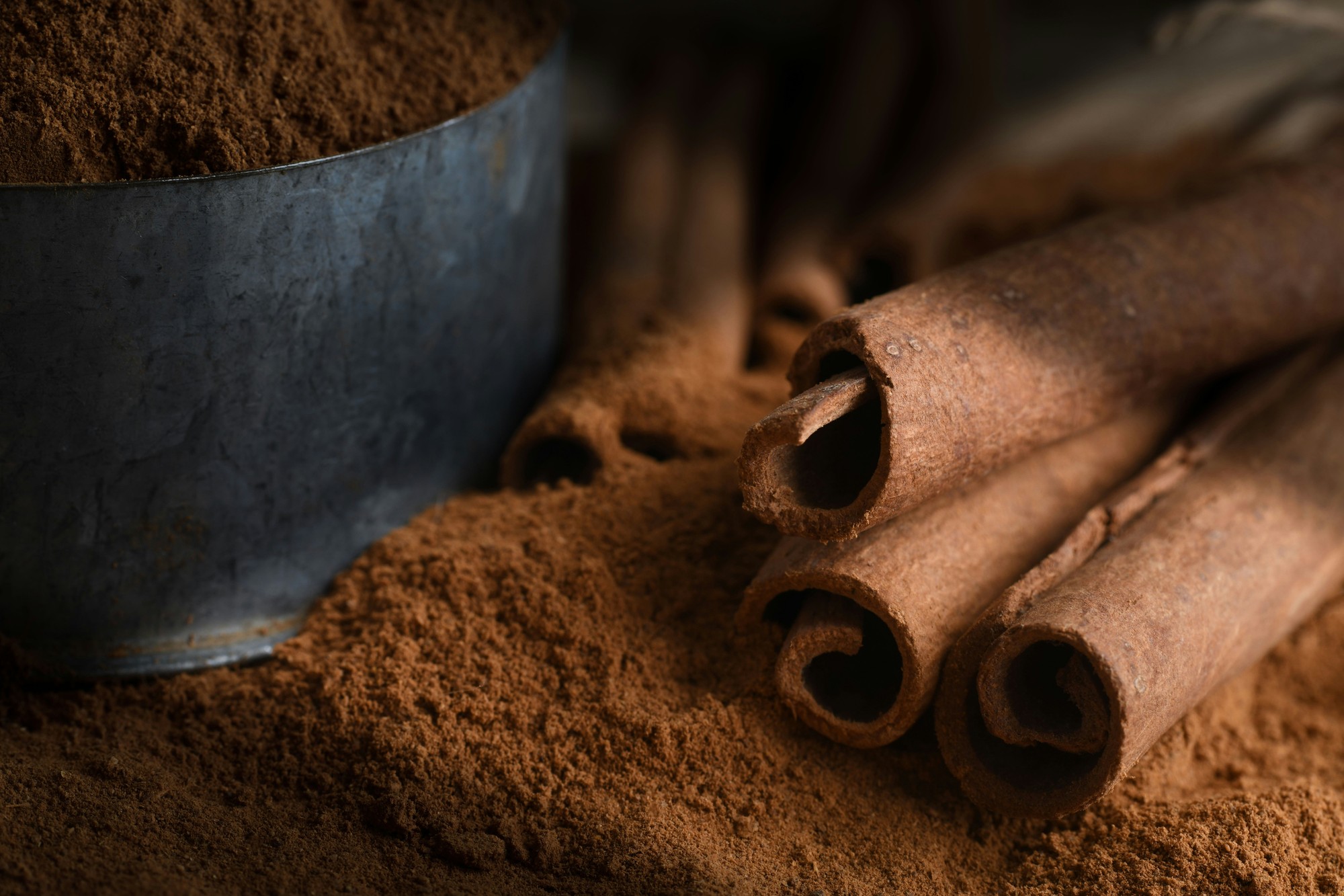 Škorica ako pomocník proti zapáchajúcim odtokom.