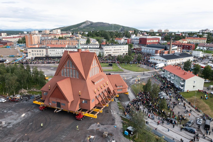 Preseljenje crkve stare više od jednog veka u okviru planskog preseljenja grada Kiruna u Švedskoj, 19. avgust 2025.