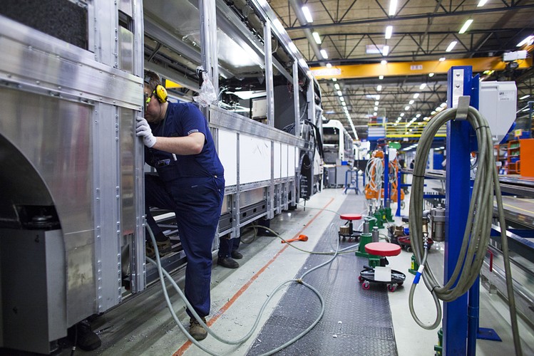 Volvo ma jeszcze jedną fabrykę w Szwecji w Boras produkującą autobusowe karoserie. Na zdjęciu montaż autobusów Volvo w fabryce we Wrocławiu.