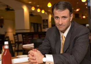 "Łapówka? To prostactwo". Najsłynniejszy lobbysta na świecie zdradza sekrety swojej pracy