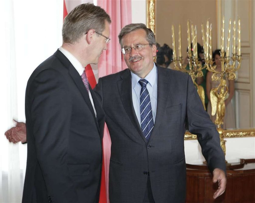 Bronisław Komorowski sie ubiera elegancko