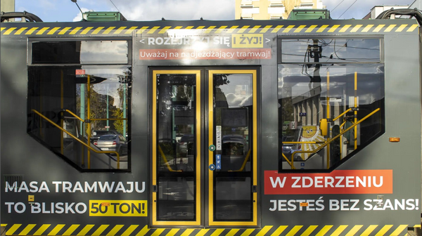 MPK Poznań oraz Komenda Miejska Policji w Poznaniu rozpoczynają kolejną odsłonę akcji profilaktyczno-informacyjnej, tym razem skierowaną do kierowców samochodów