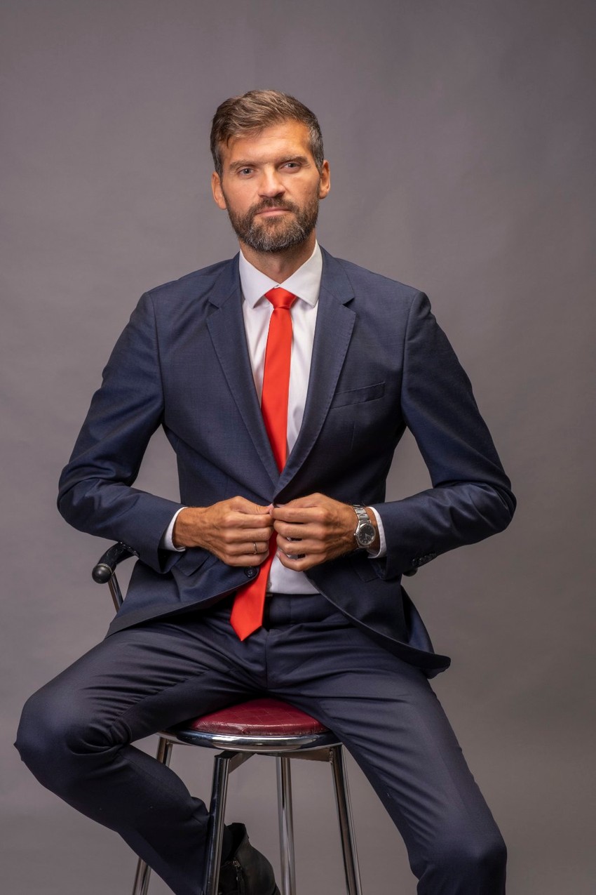 Gde uložiti novac: "U firme i fondove nekretnina"