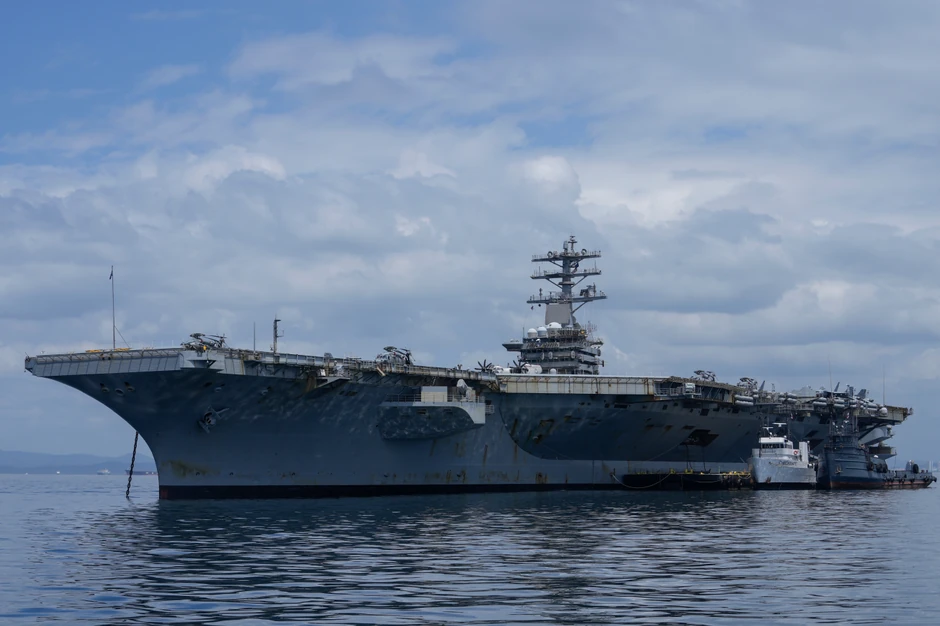 Nosač aviona američke mornarice USS Nimic