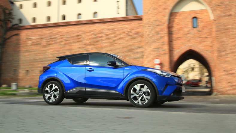 Toyota CHR Hybrid jak jeździć oszczędnie? Test