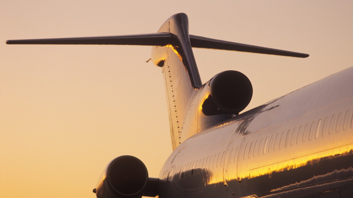 Újabb Boeing-baleset, ezúttal Dakarban: a kifutópályán történt meg a baj, több utas súlyosan megsérült – fotók