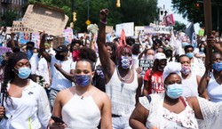 Protesty w USA przeciw rasizmowi i homofobii. "Czarne transpłciowe życie ma znaczenie"