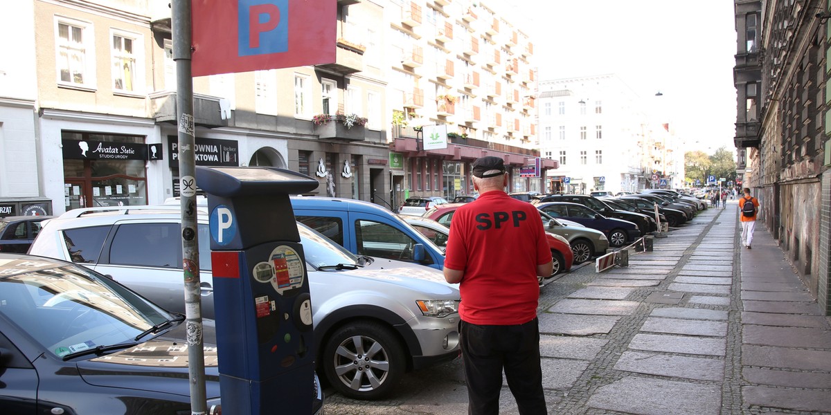 Tysiące kierowców z Niemiec parkują w Szczecinie i nie uiszczają opłat