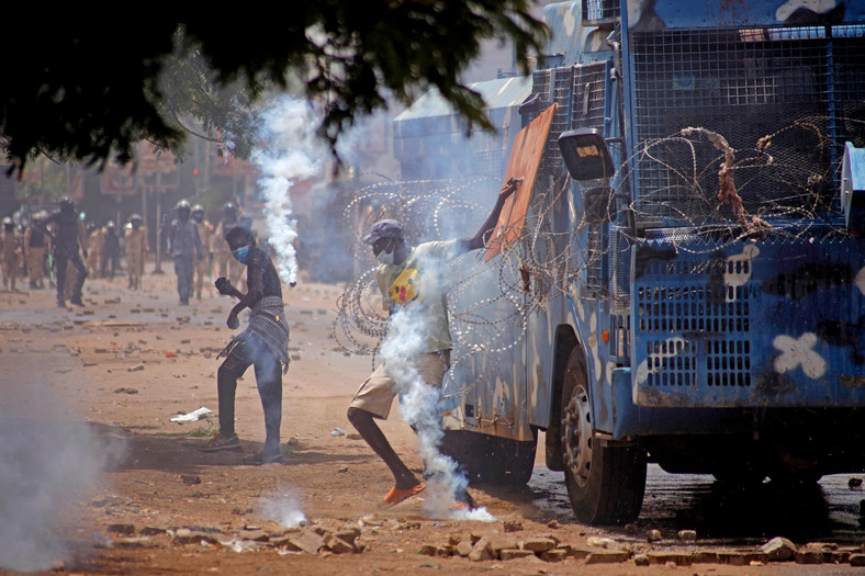 Walki sił rządowych Sudanu z demokratycznymi demonstracjami