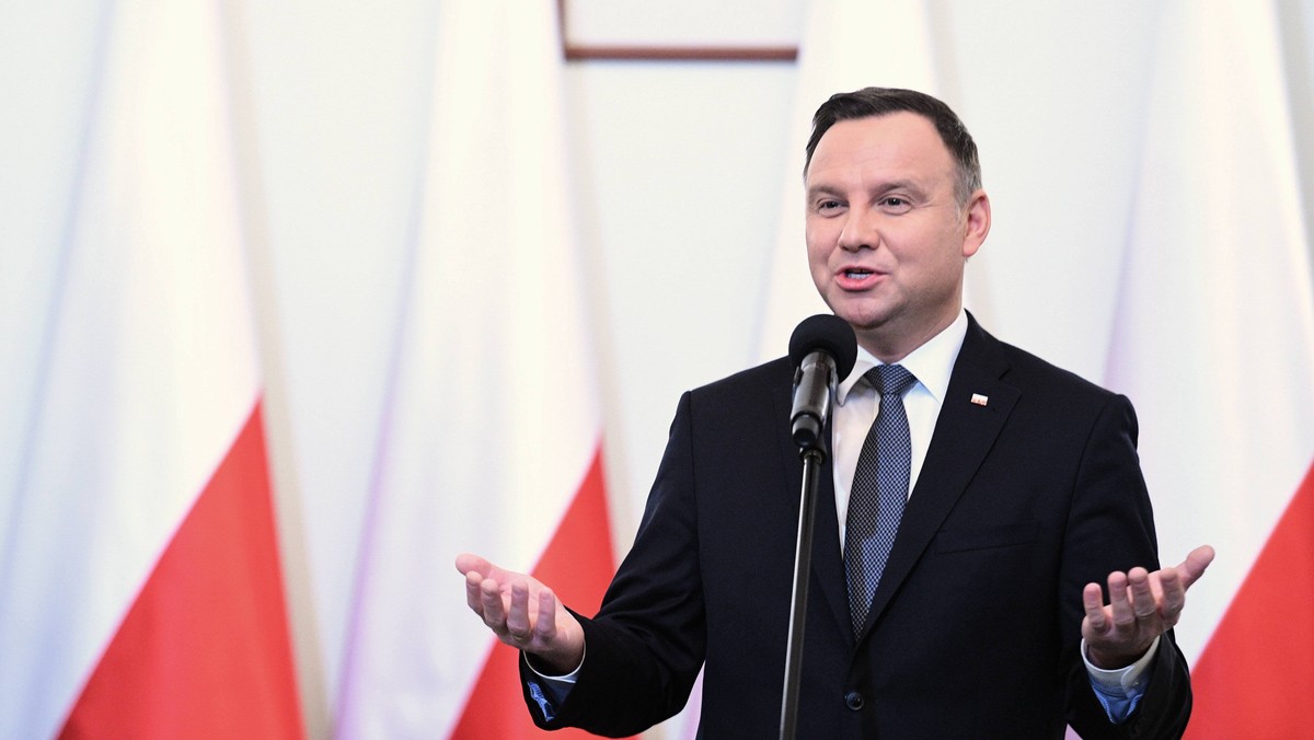 To nasza decyzja jako gospodarza, ale również i uczestników konferencji, więc zostawmy to na razie - powiedział prezydent Andrzej Duda, pytany o zaproszenie Iranu na organizowaną w lutym w Warszawie konferencję bliskowschodnią. Dopytywany, stwierdził, że jest to kwestia otwarta.