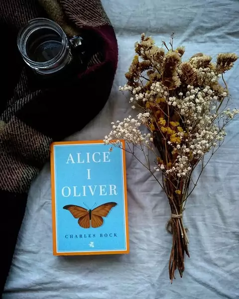 Książki o miłości: Alice i Oliver / czytaj_ksiazki Instagram