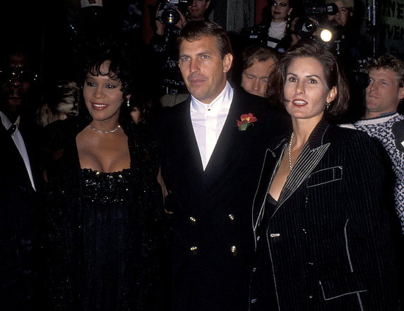 Whitney Houston, Kevin i Cindy Costner na premierze filmu "Bodyguard" (1992)