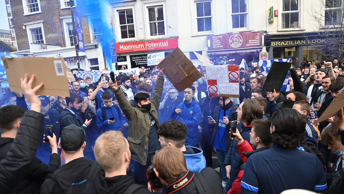 Fani wściekli na decyzję klubów o wstąpieniu do Superligi. Protesty