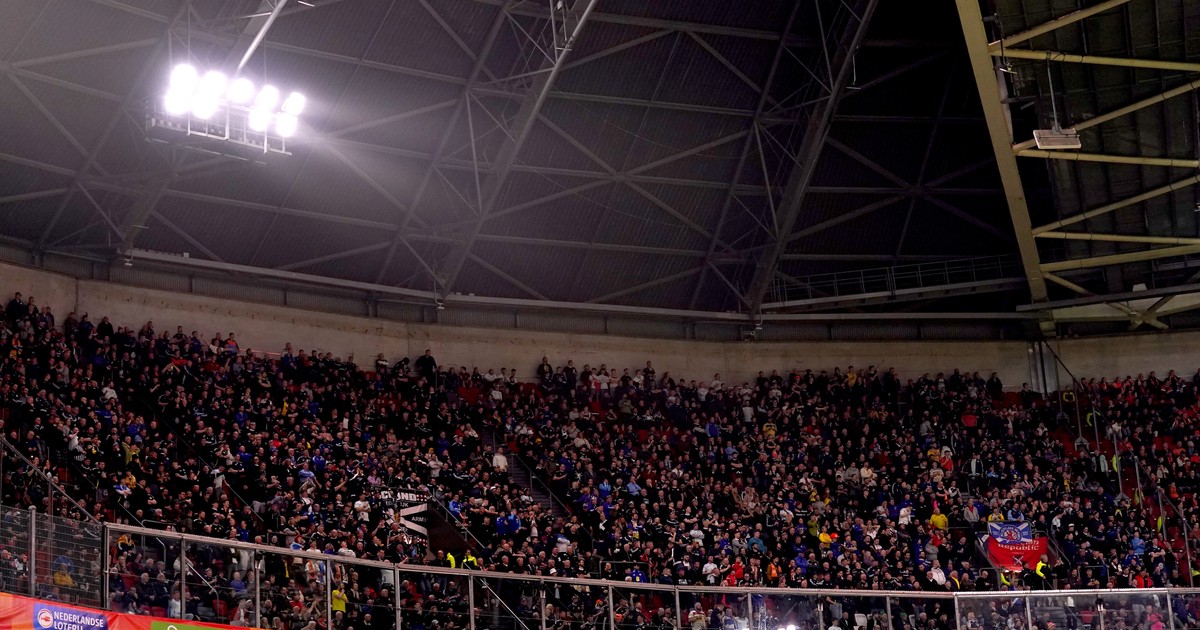 Hatalmas balhé Amszterdamban: izraeli szurkolókra támadtak, három ember eltűnt az Európa-liga-meccs után