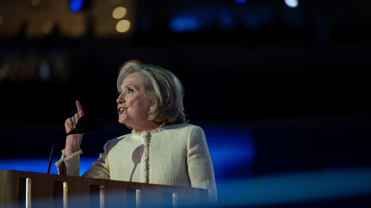 Orbán Balázs nekiment a magyar miniszterelnököt demokráciagyilkos diktátornak nevező Hillary Clintonnak: így osztotta ki