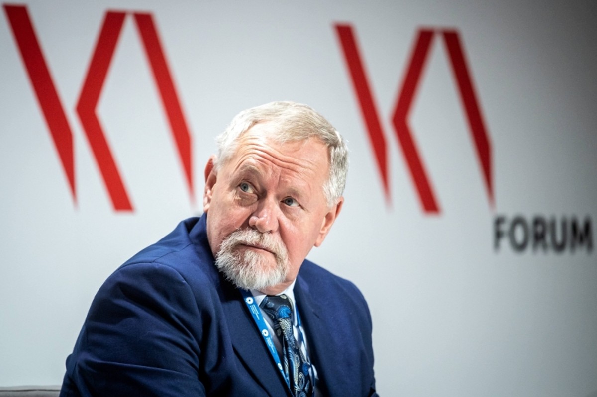 Andrzej Tretyn, biolog i biotechnolog, profesor zwyczajny Uniwersytetu Mikołaja Kopernika w Toruniu, kierownik Katedry Fizjologii Roślin i Biotechnologii. Konsultant naukowy w laboratorium NZOZ Pracowni Genetyki Nowotworowej w Toruniu