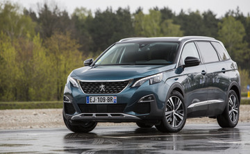 PEUGEOT 5008