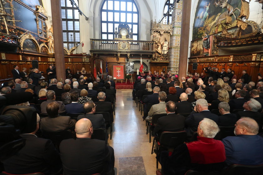 Uroczysta sesja rady miasta Gdańska w hołdzie prezydentowi