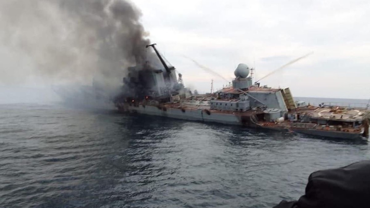 Ruski brod "Moskva" u trenutku kada je izbio požar