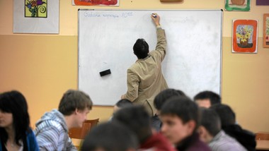 zamieszanie z wyrównaniem dla nauczycieli. czerwcowy termin nieaktualny