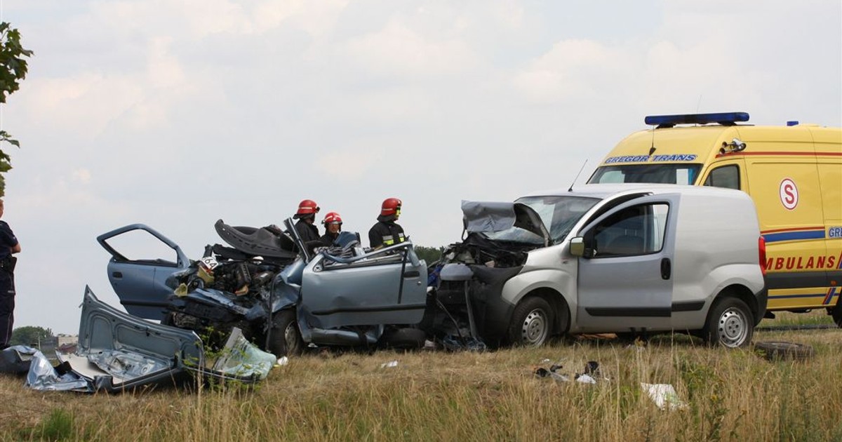 Makabryczny Wypadek Pod Krapkowicami 2 Osoby Nie żyją