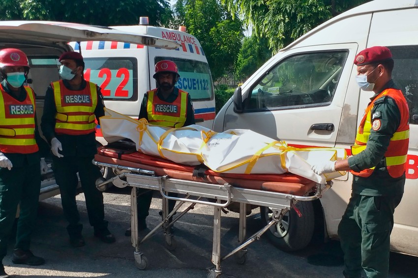 Sudar autobusa i cisterne u Pakistanu